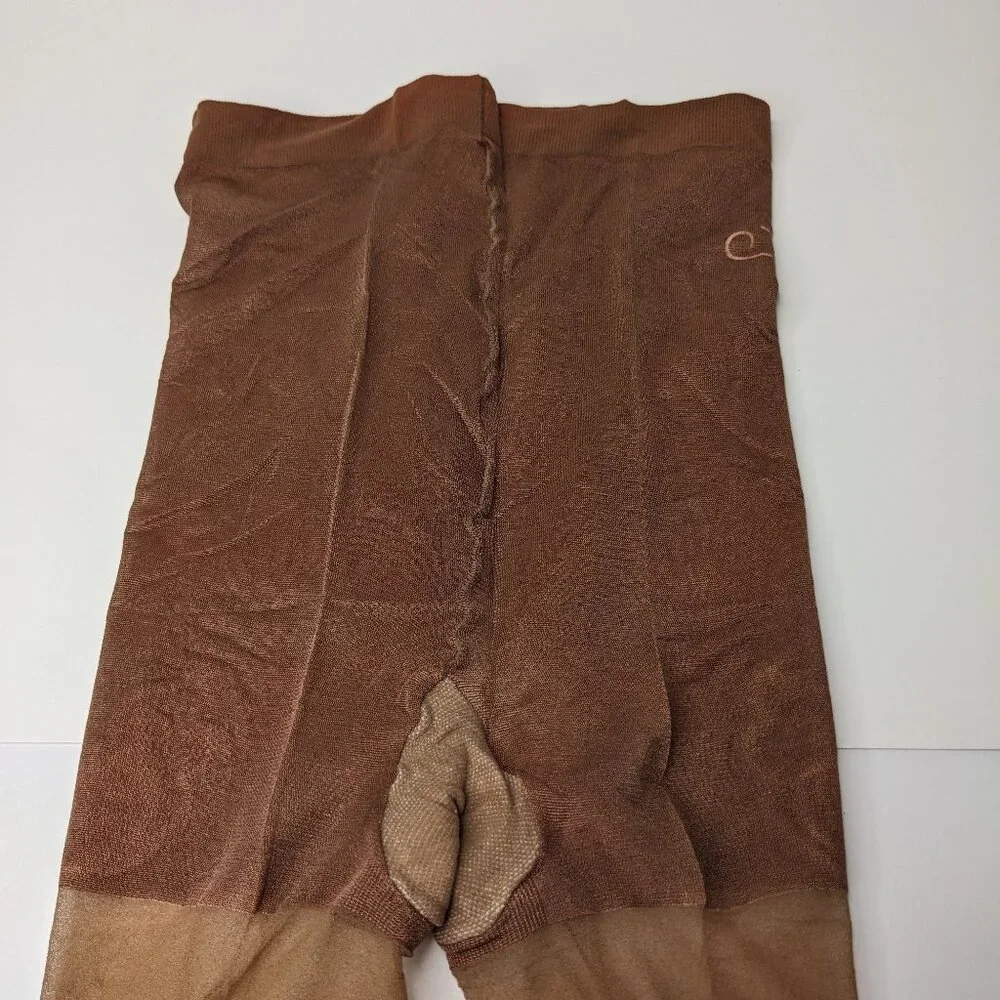 Givenchy Ultra Sheer Pantyhose Style 507 Le Beige Bare Stateley Fits 5'8